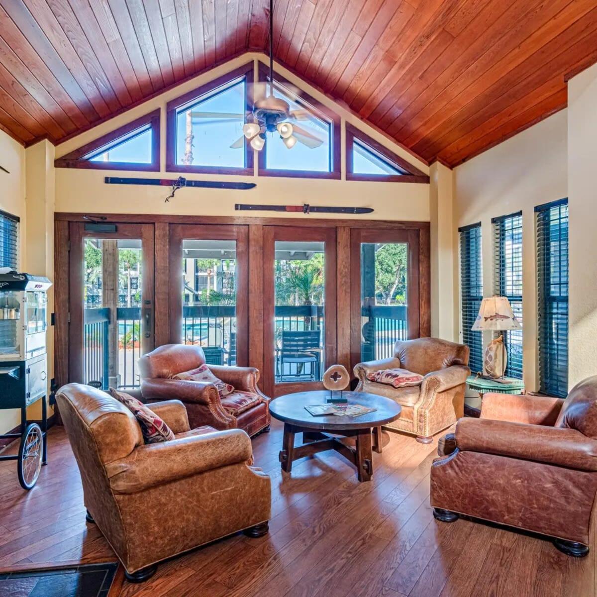 4Bd 2 Mi To Usf Free Pool + 24 Hour Gym Tampa Exterior foto
